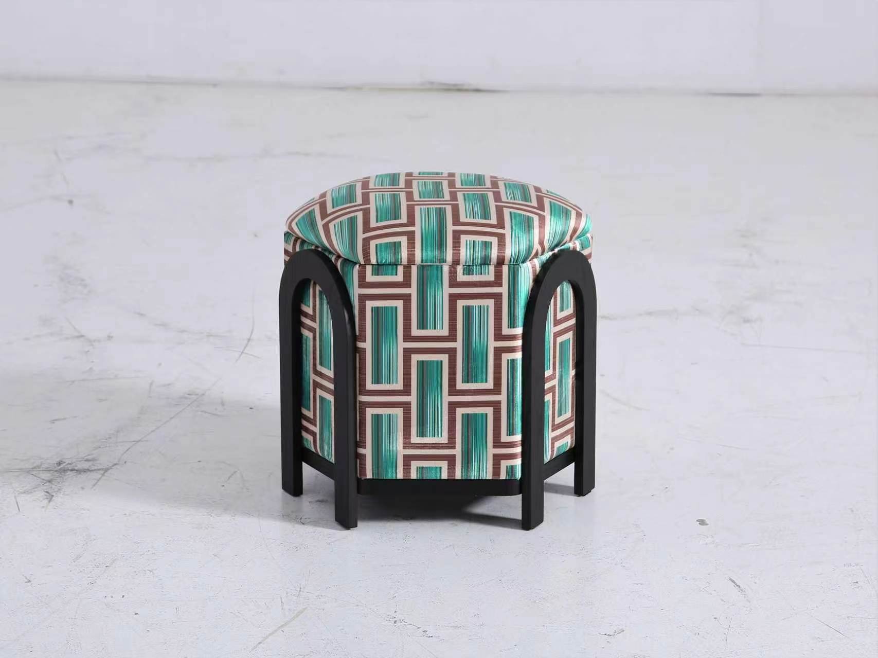 Accent Chair & Seating