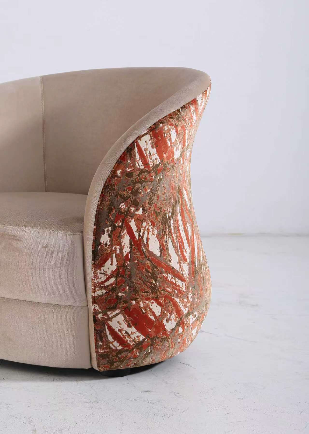 Accent Chair & Seating