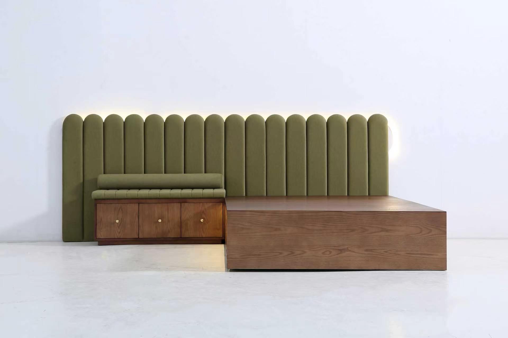 Bed & Bedroom Furniture