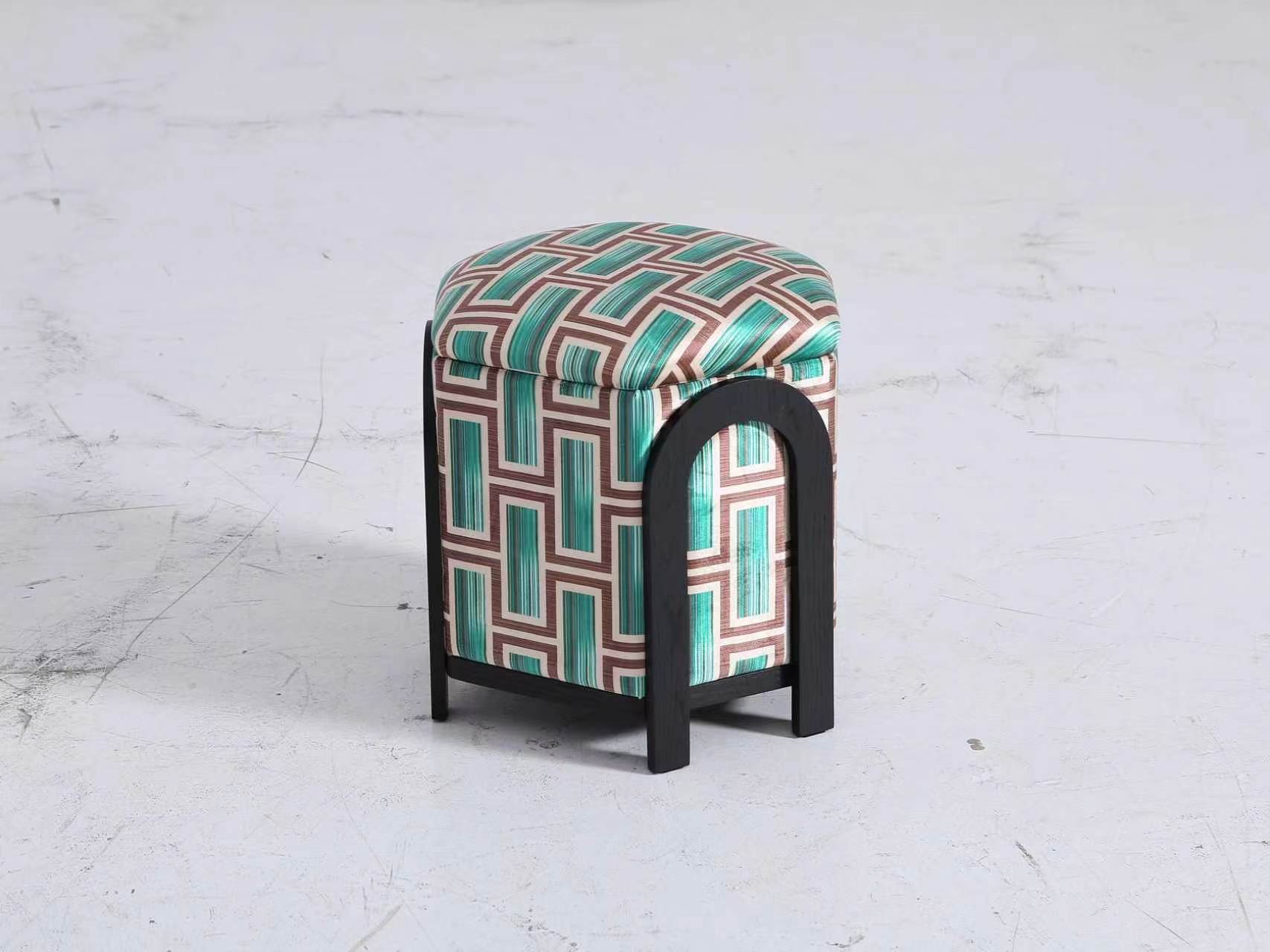 Accent Chair & Seating
