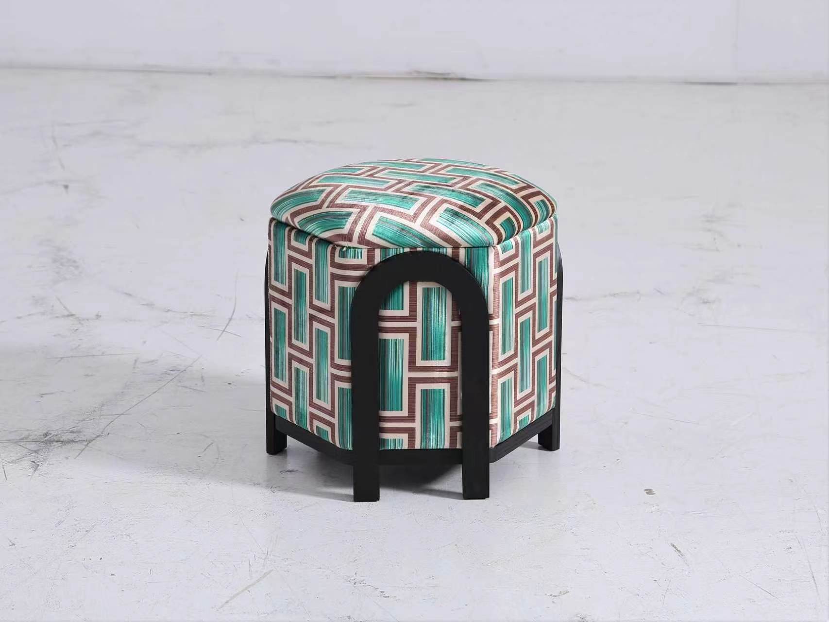 Accent Chair & Seating