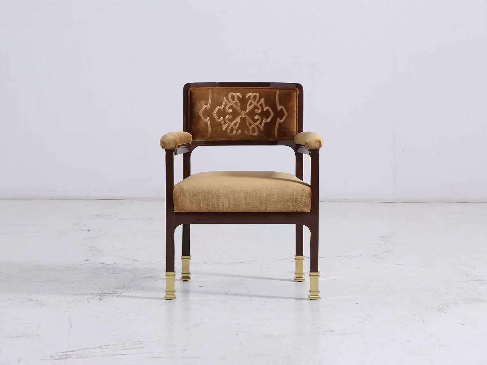 Accent Chair & Seating