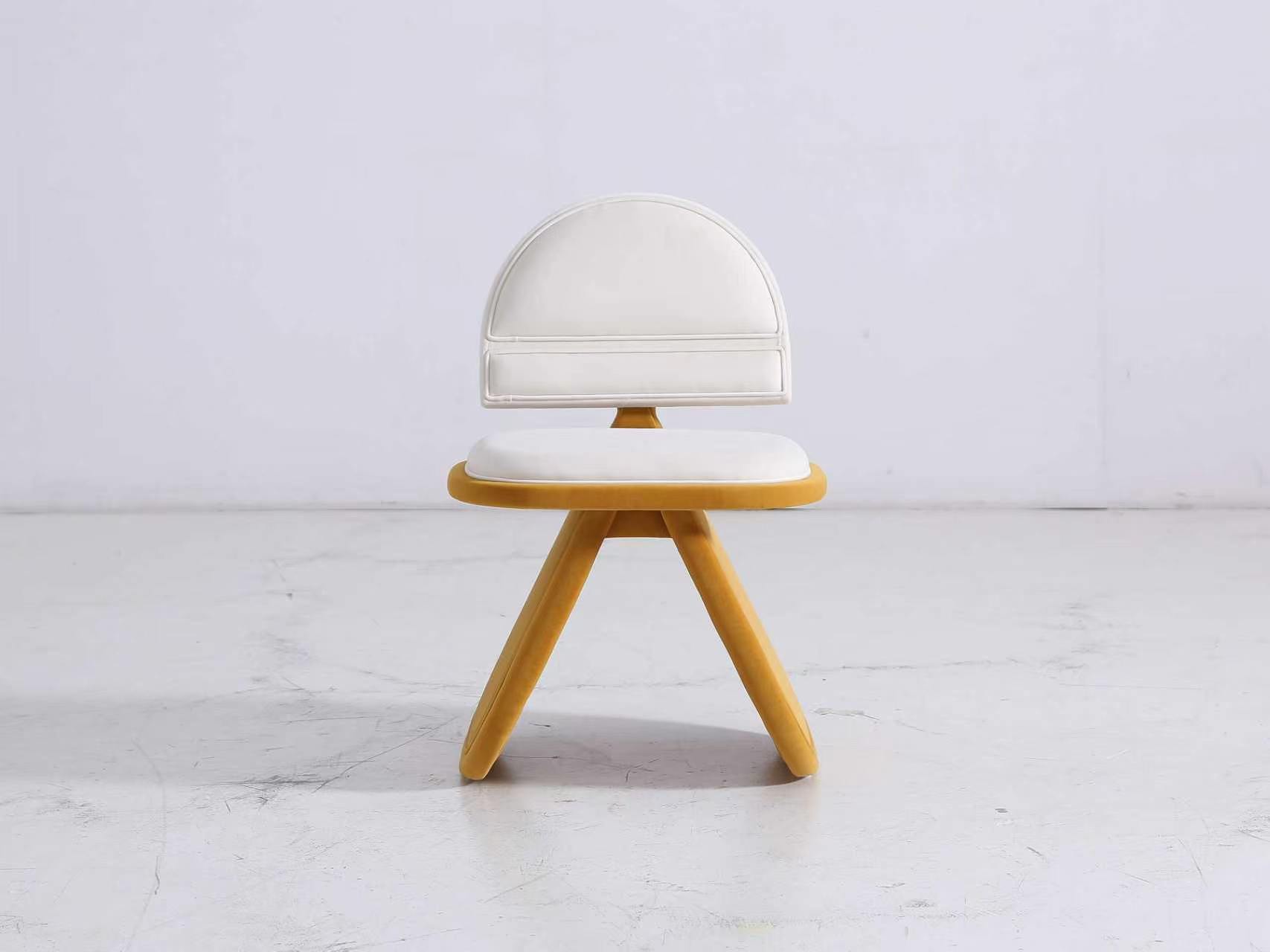 Accent Chair & Seating