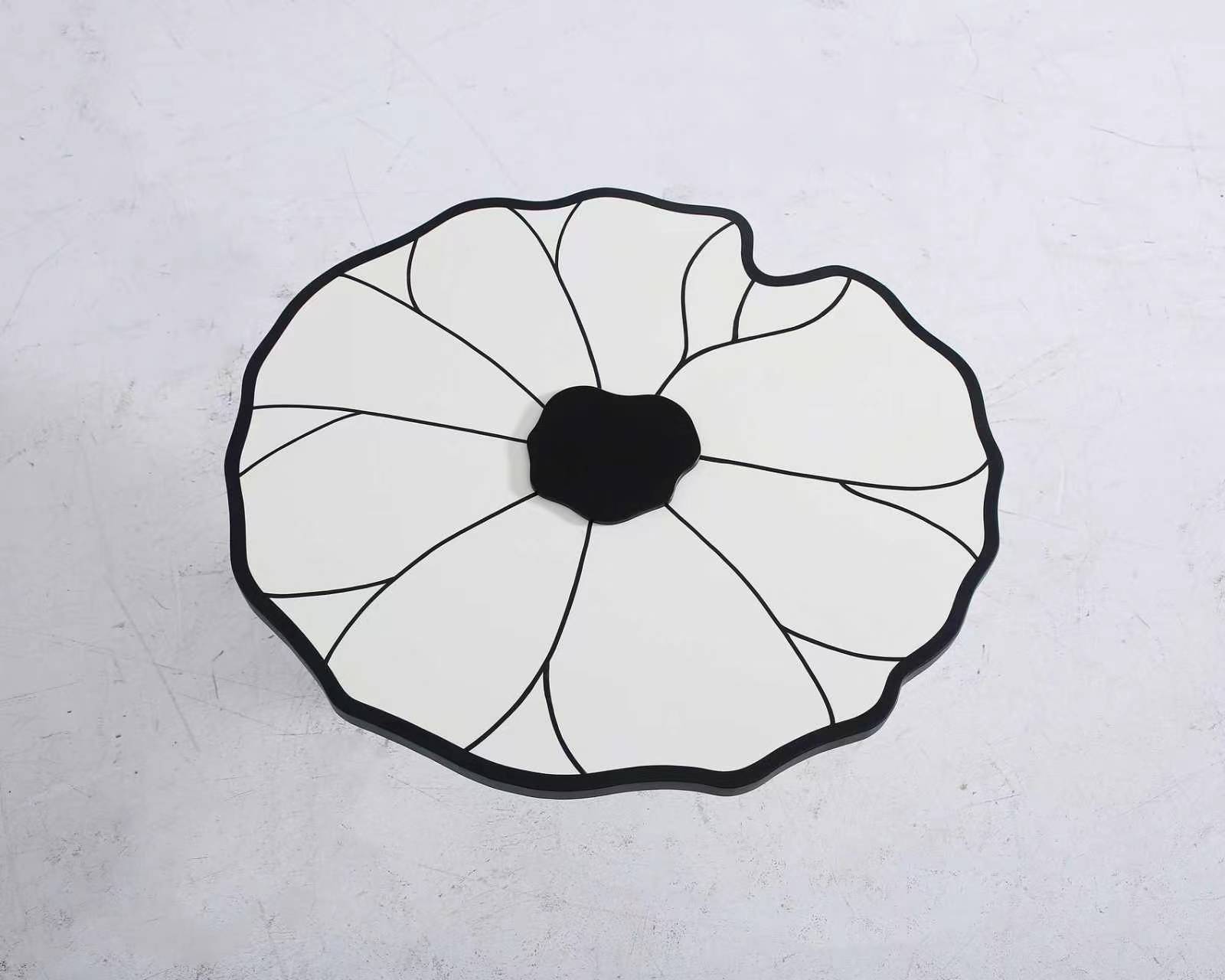Decorative Screen & Accent