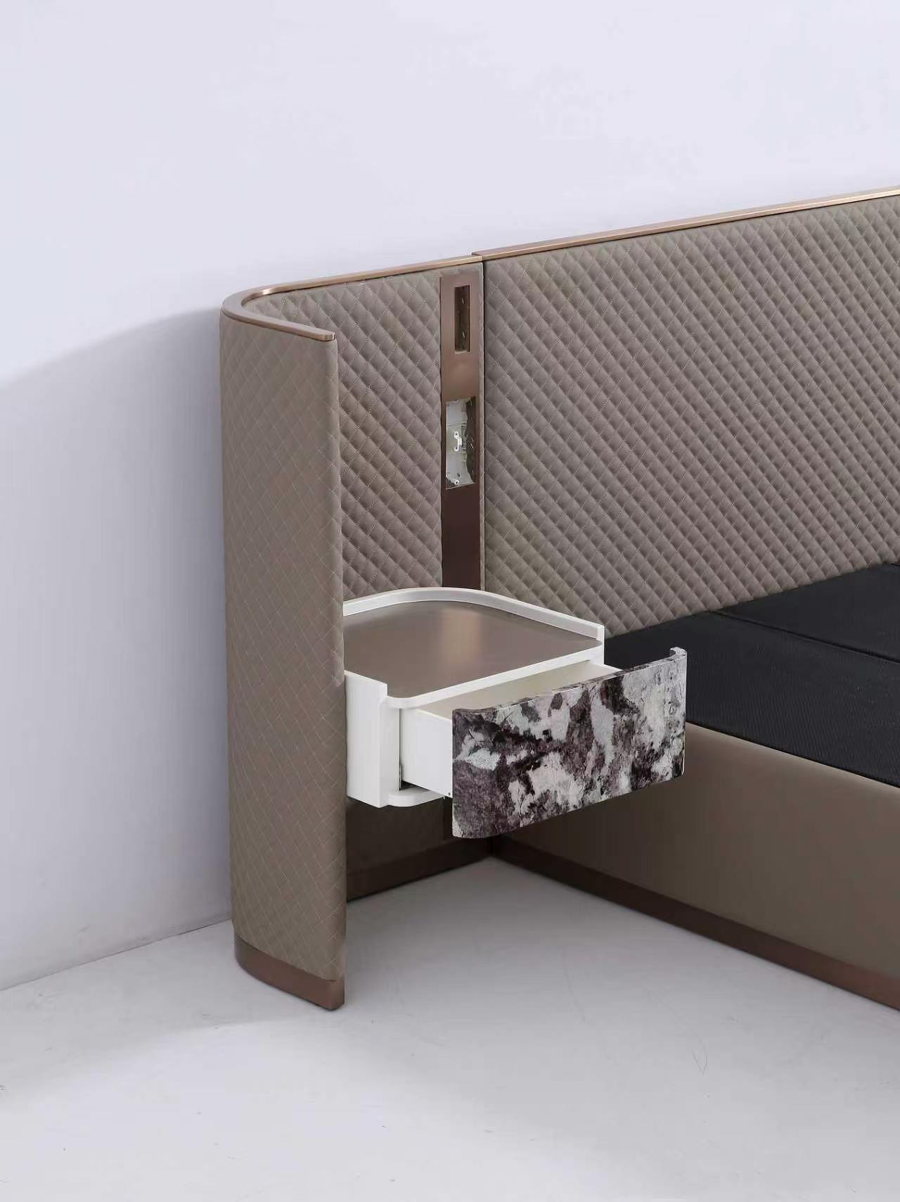 Bed & Bedroom Furniture