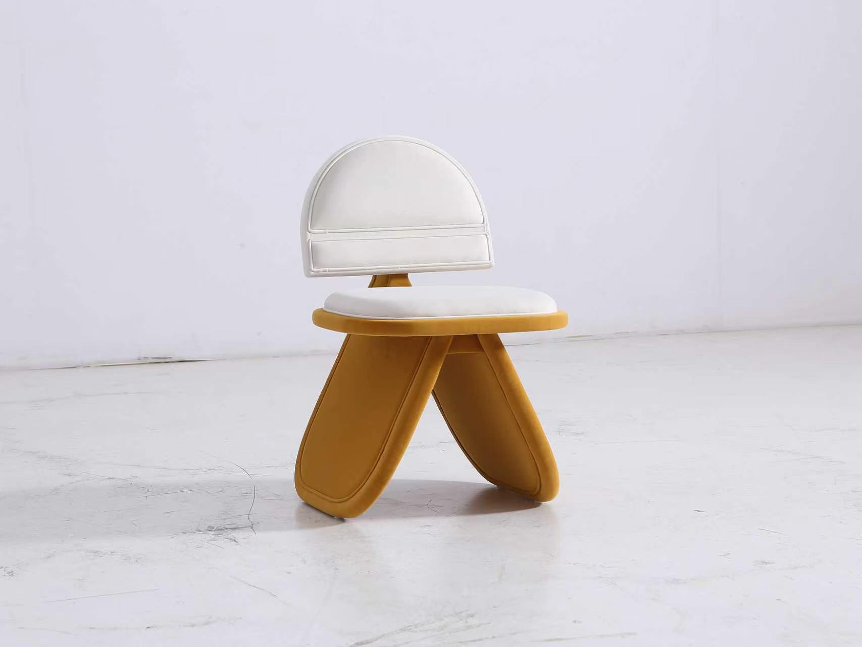 Accent Chair & Seating