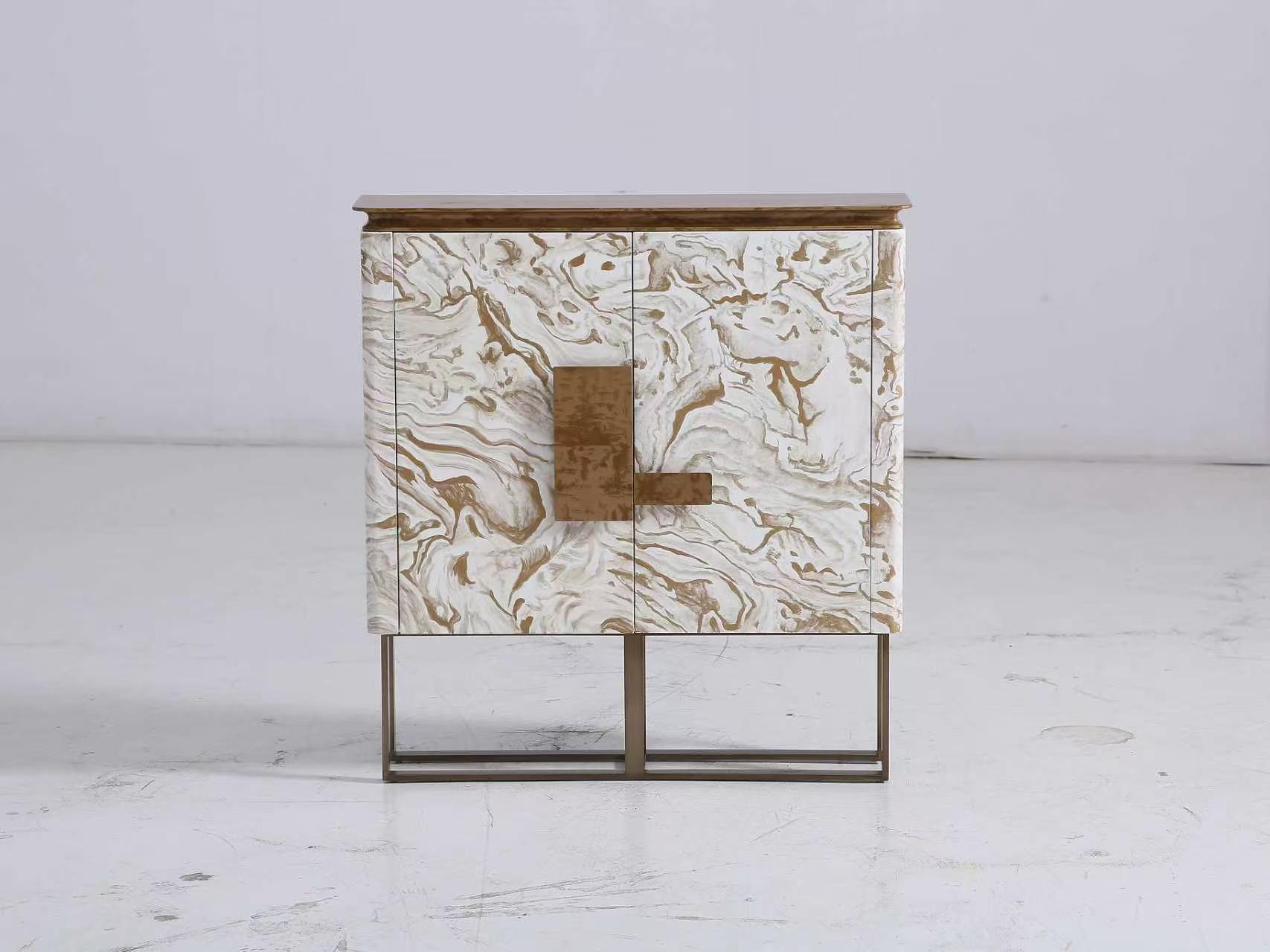 Cabinet & Sideboard