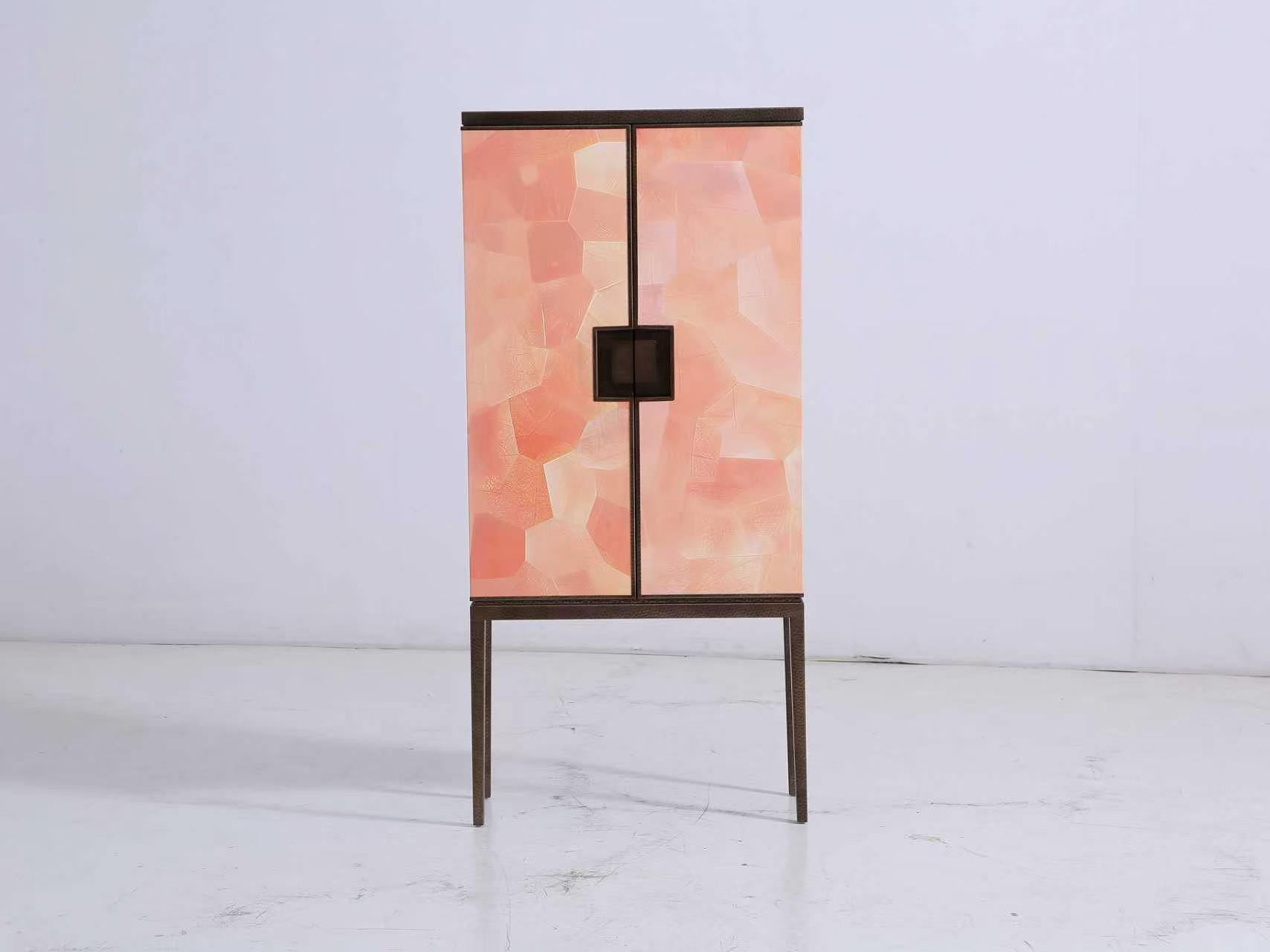 Decorative Screen & Accent
