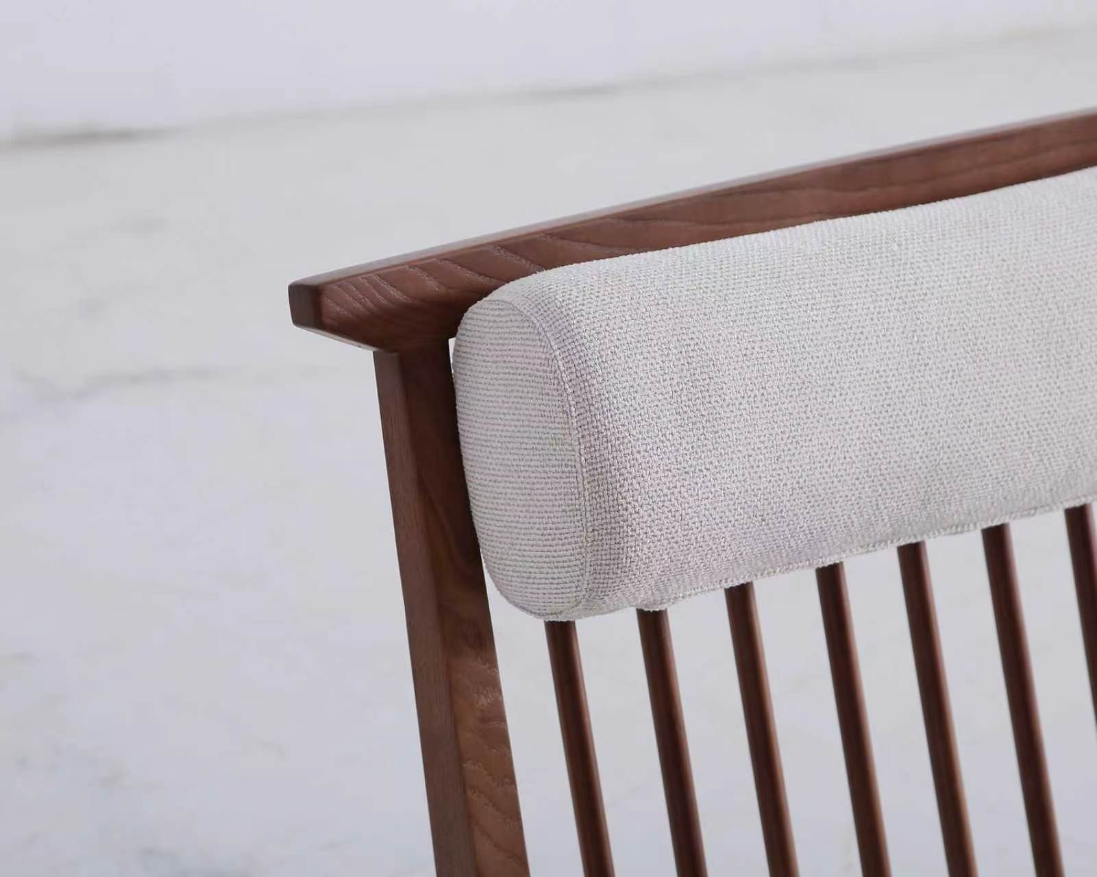 Accent Chair & Seating