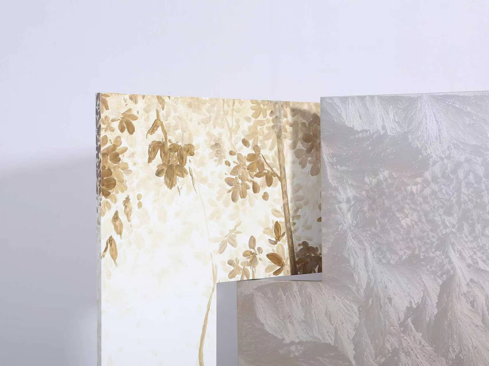 Decorative Screen & Accent