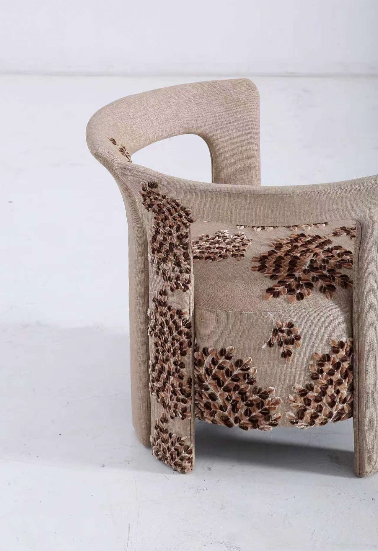 Accent Chair & Seating