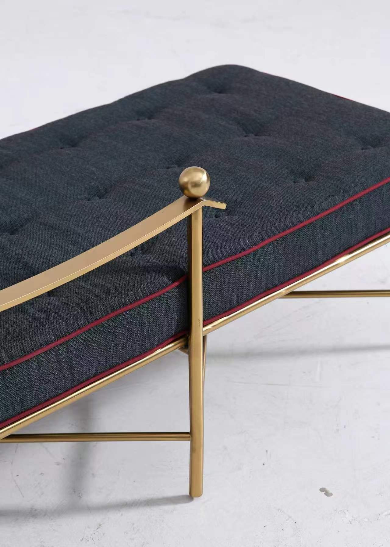 Accent Chair & Seating