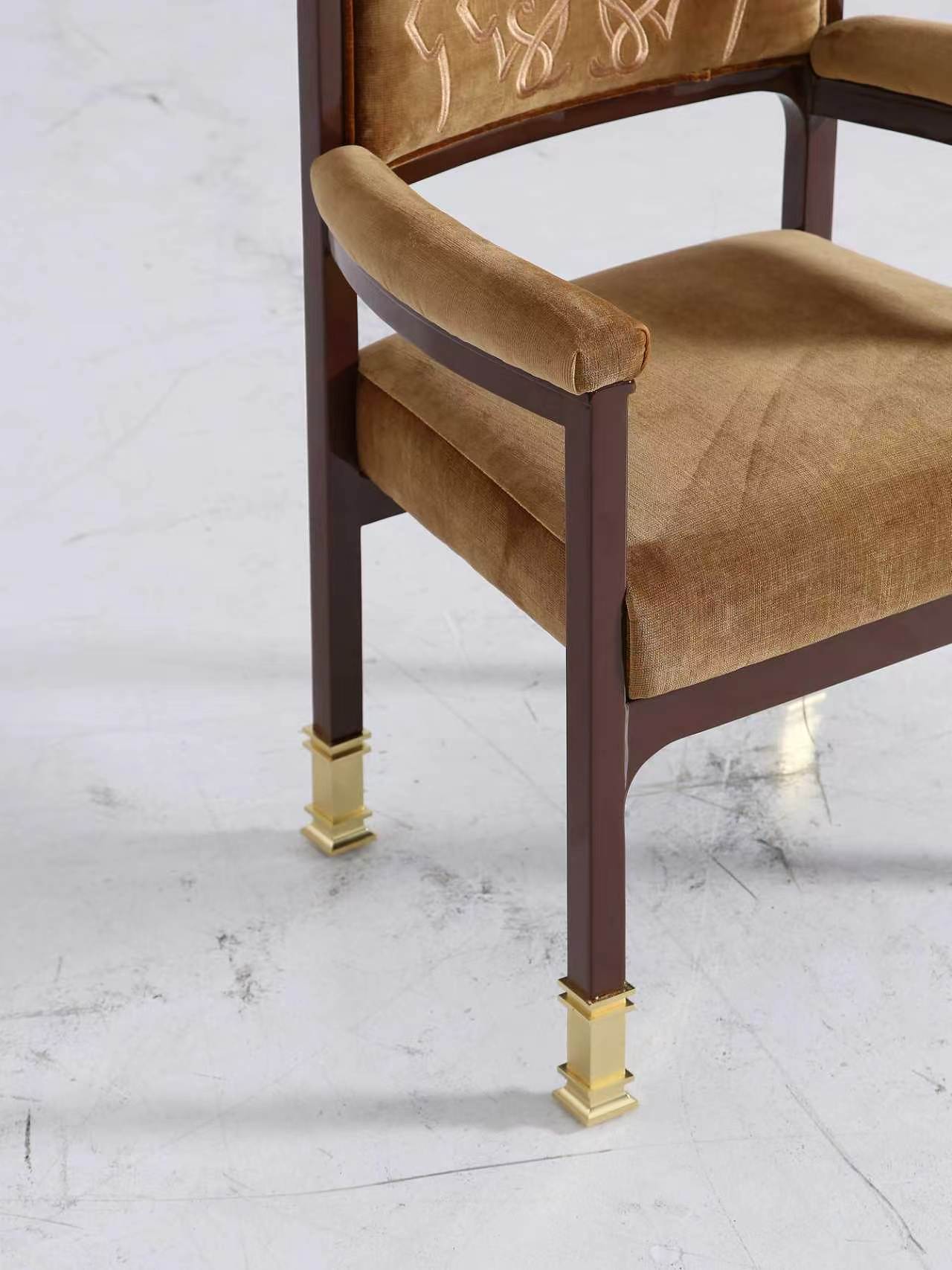 Accent Chair & Seating