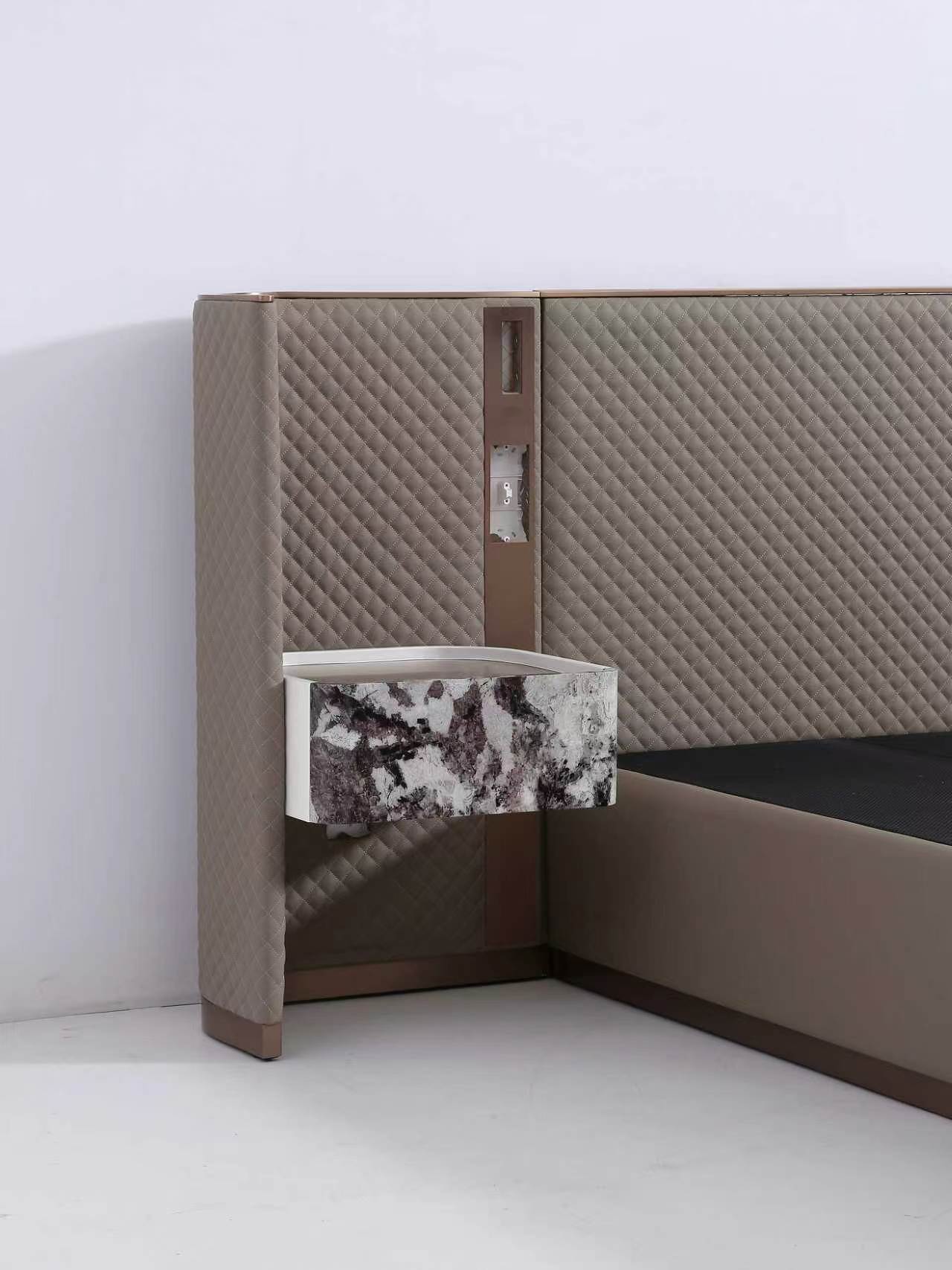 Bed & Bedroom Furniture