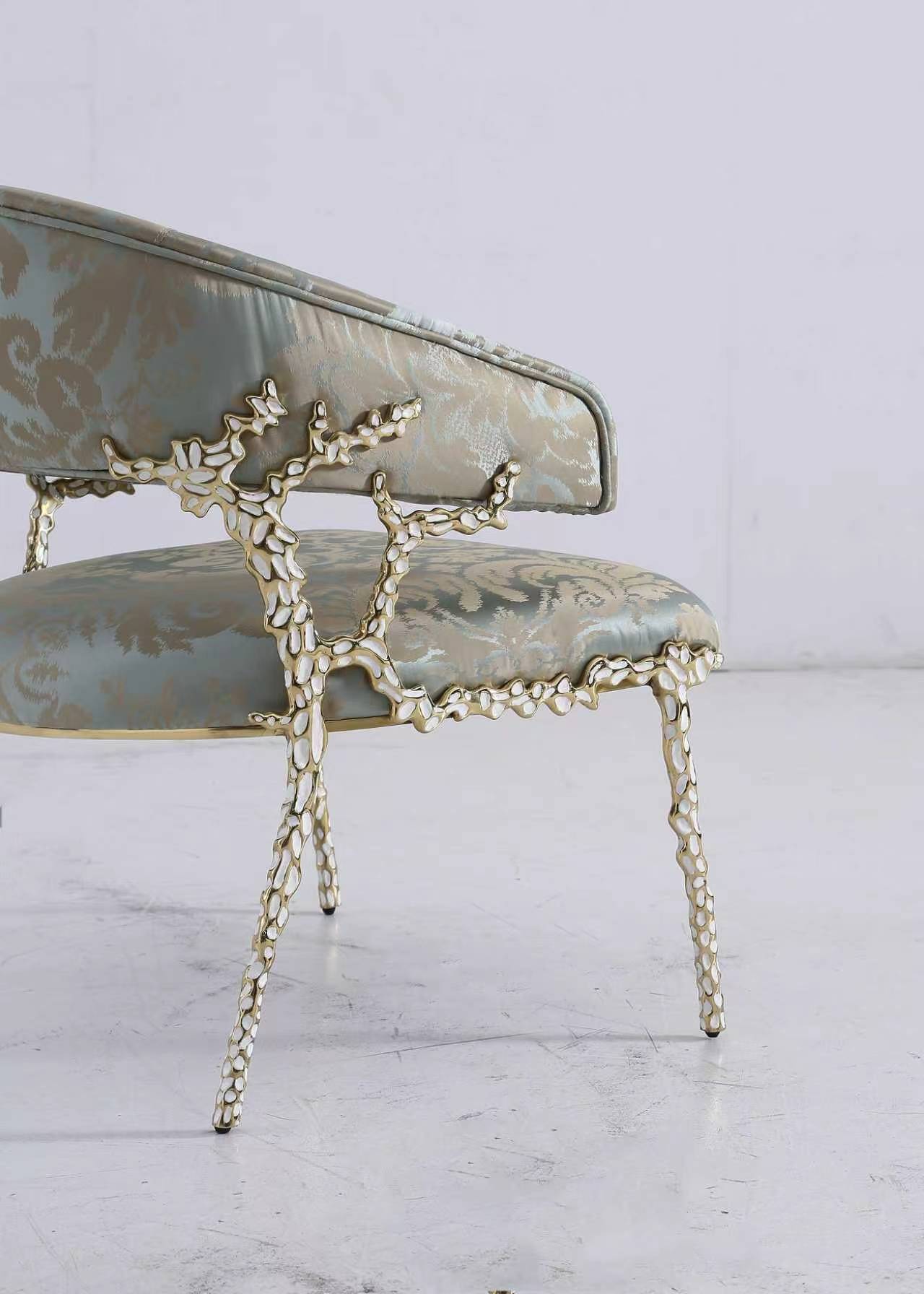 Accent Chair & Seating