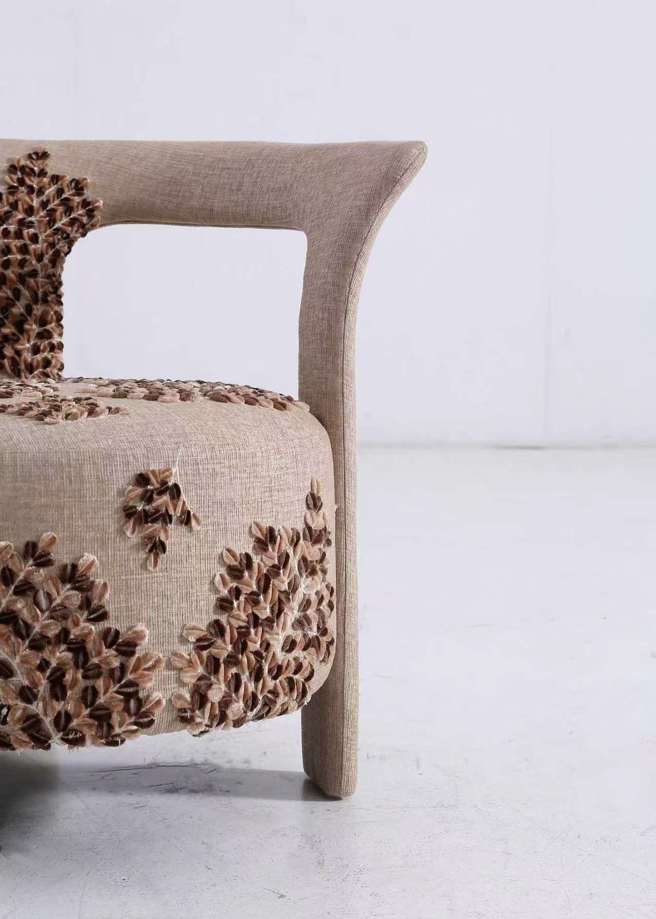 Accent Chair & Seating
