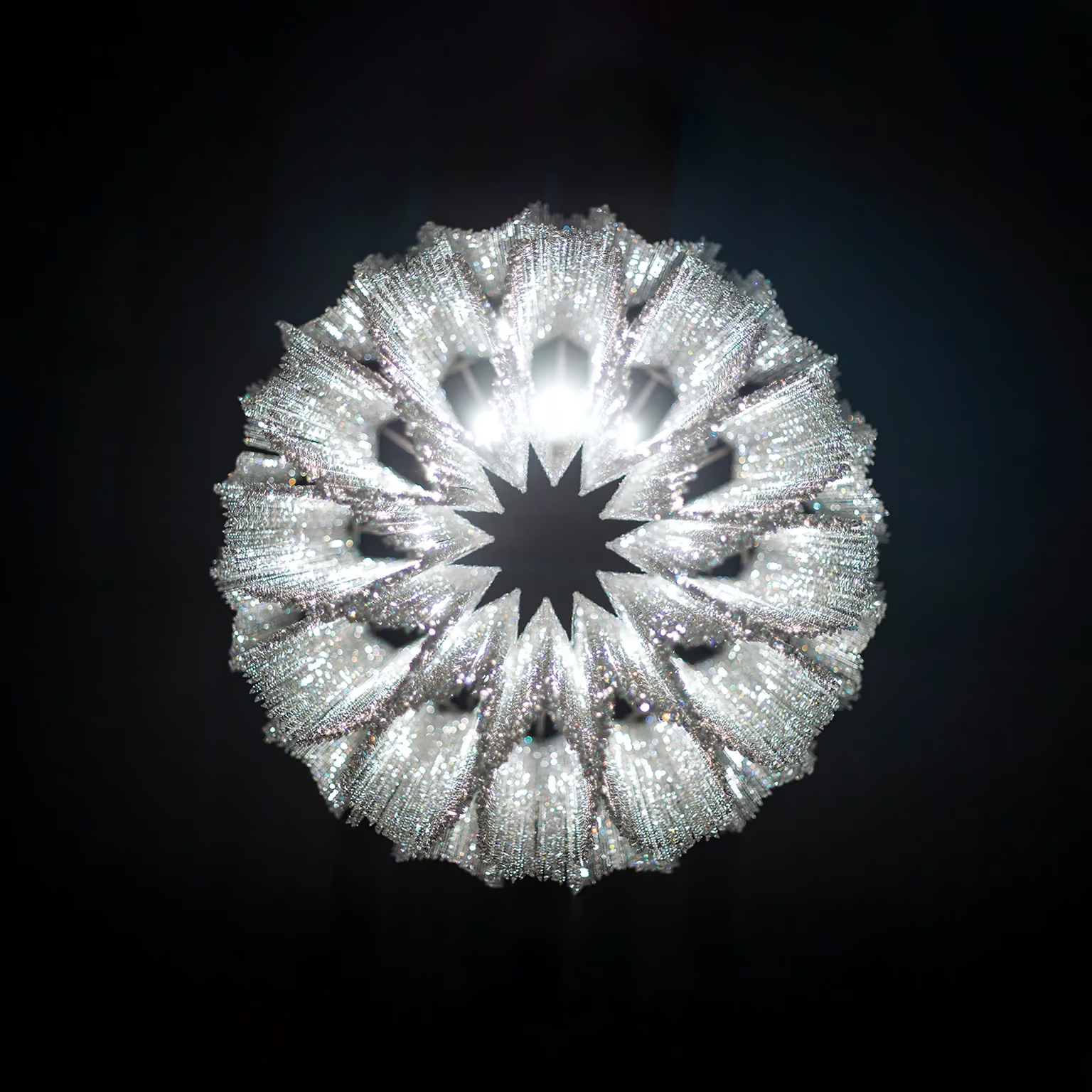 Manooi Halo Pendant