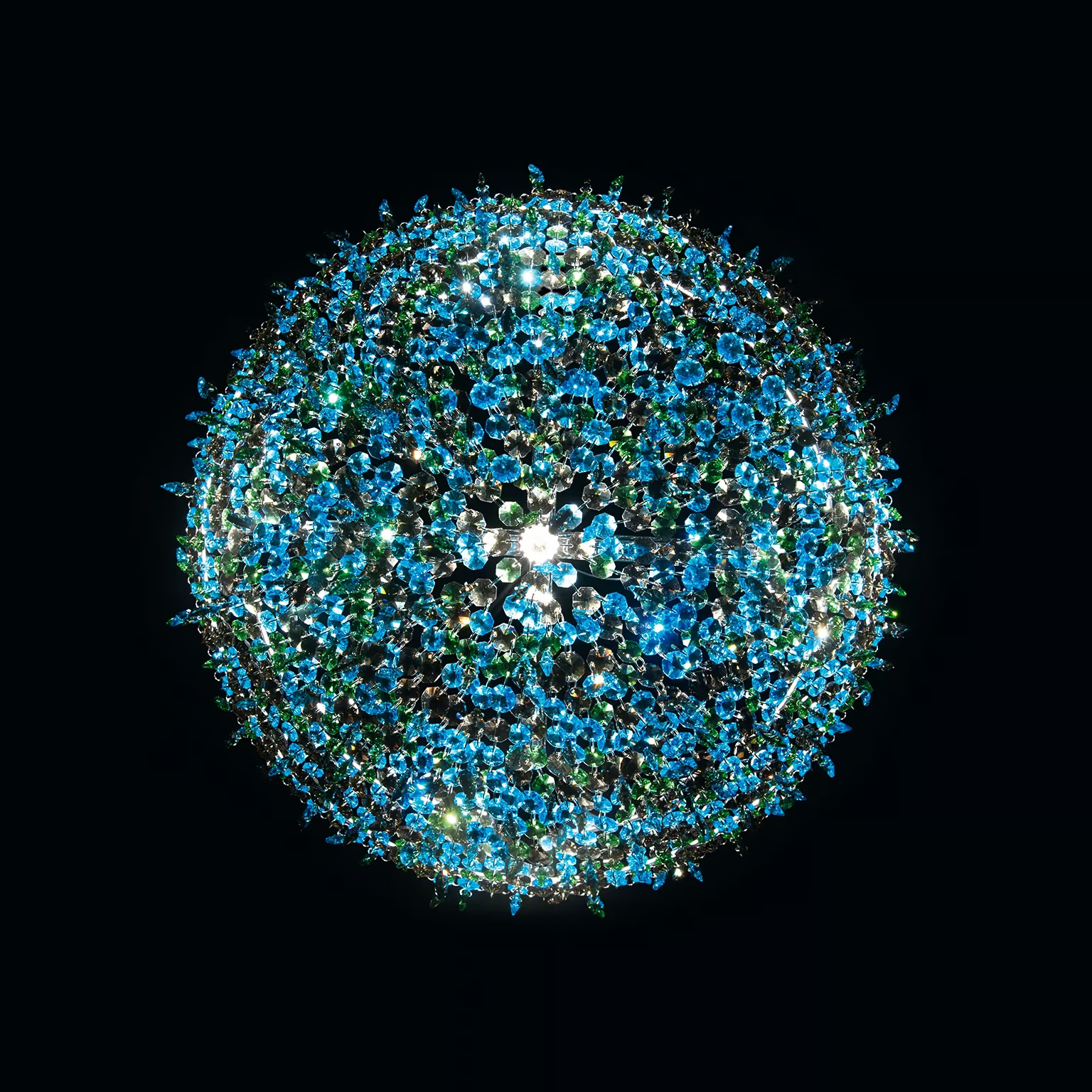 Manooi Crystal Chandelier