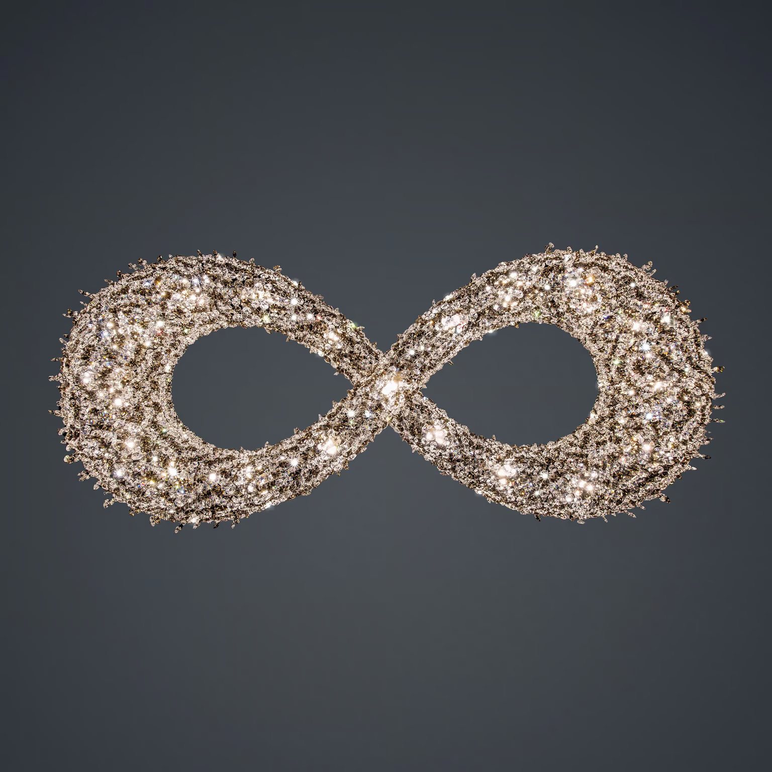 Manooi Halo Pendant