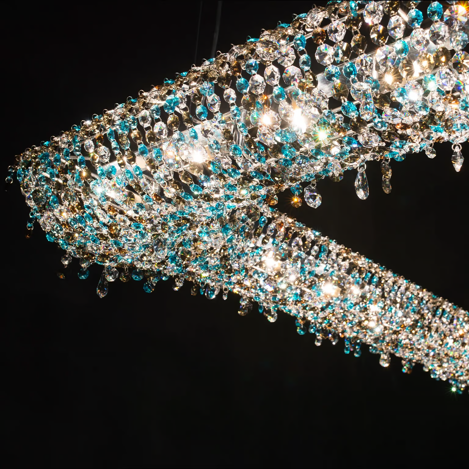 Manooi Statement Light