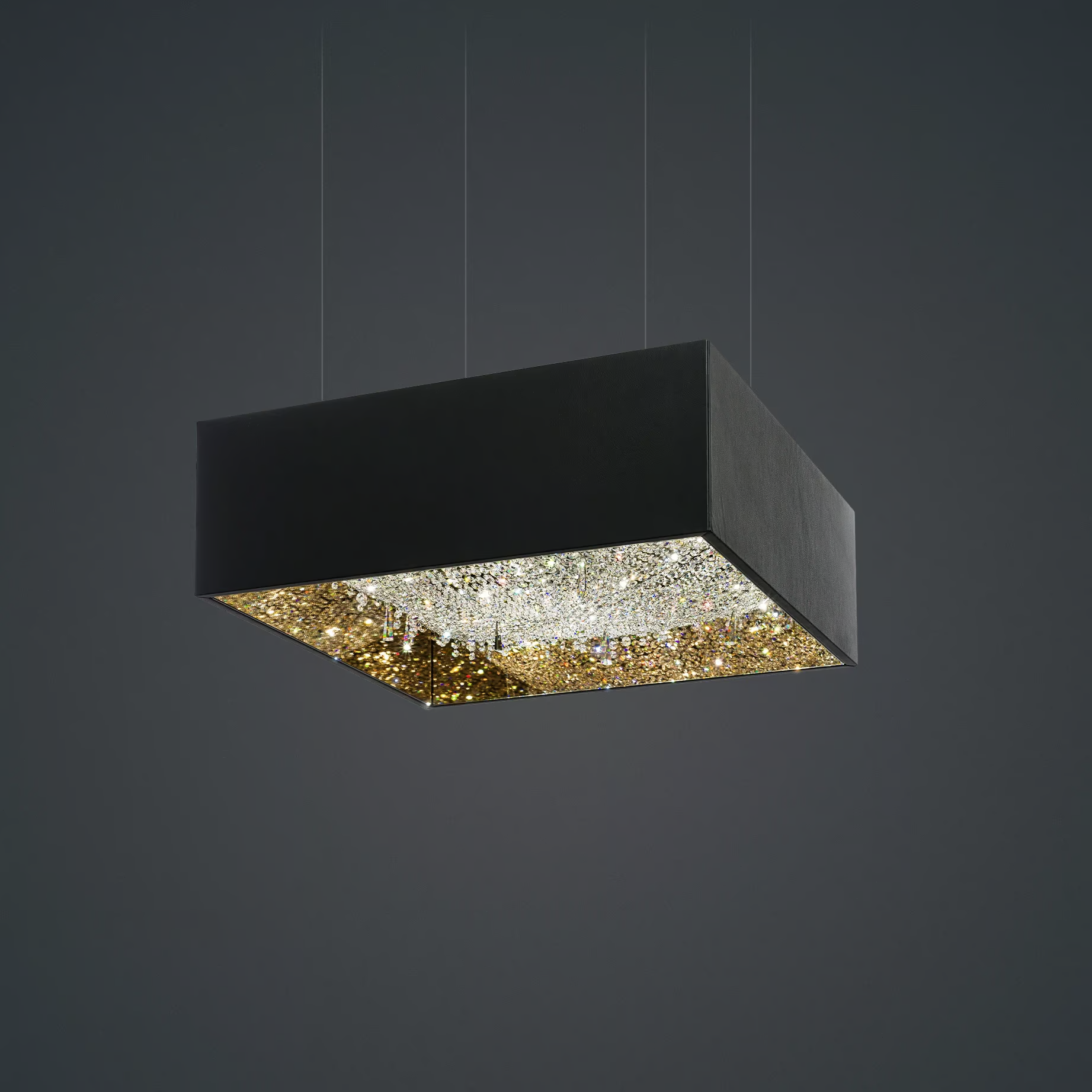 Manooi Linear Chandelier